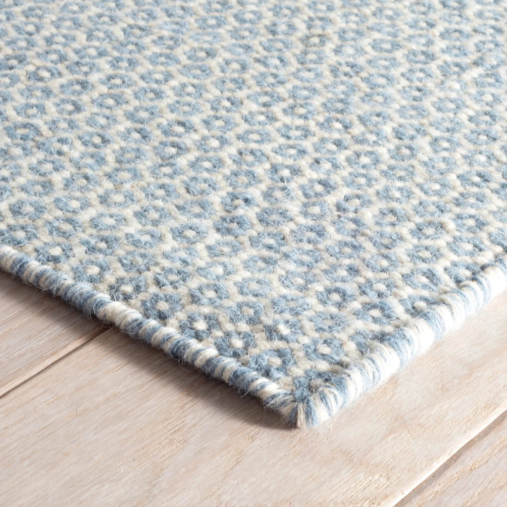 Dash & Albert - Honeycomb French Blue / Ivory Handwoven Wool Rug