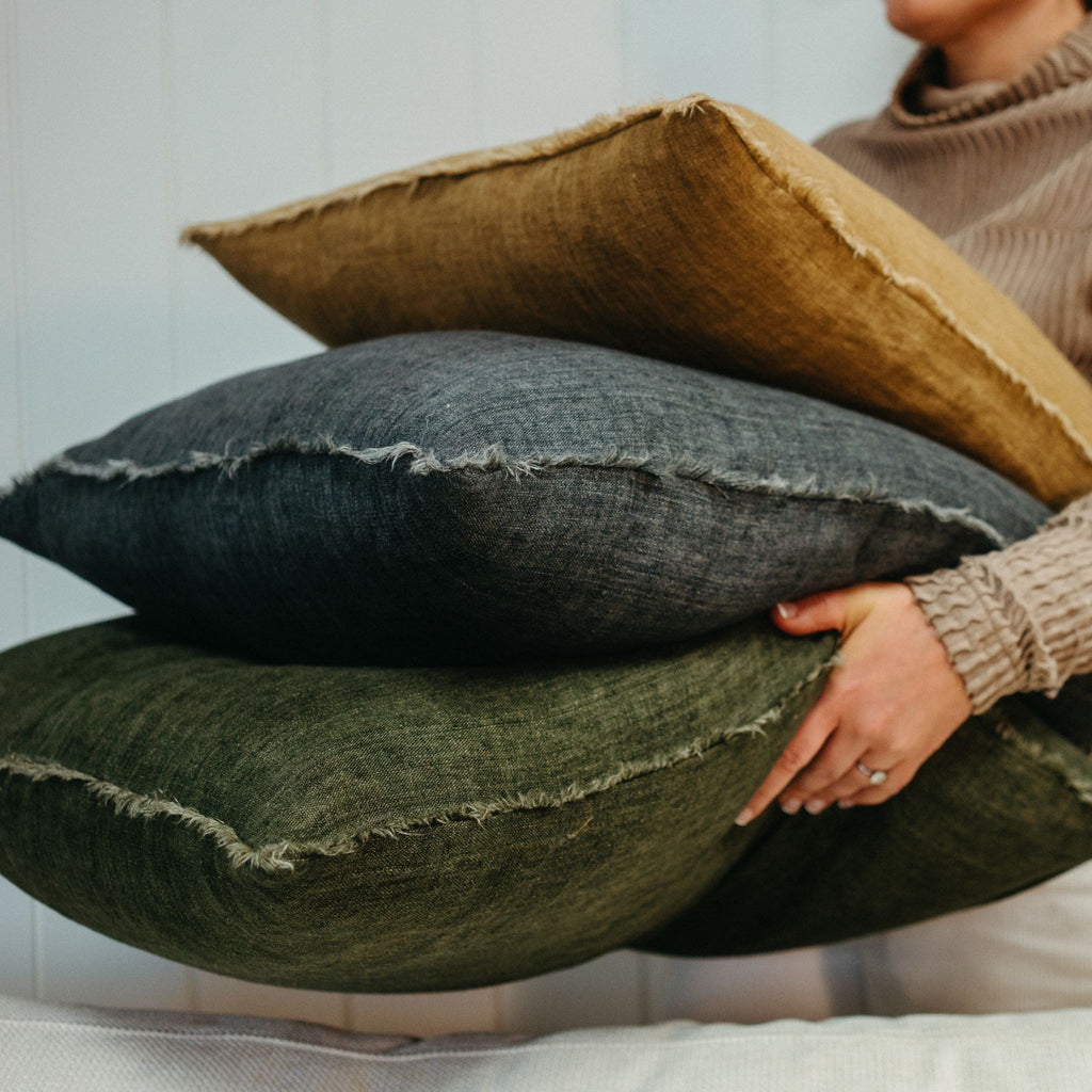 Lina Linen Pillow - Charcoal (20"x20")