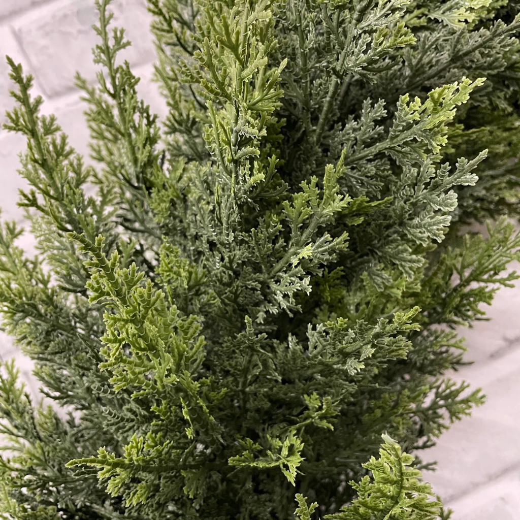 Red Cedar Wreath - 29"D