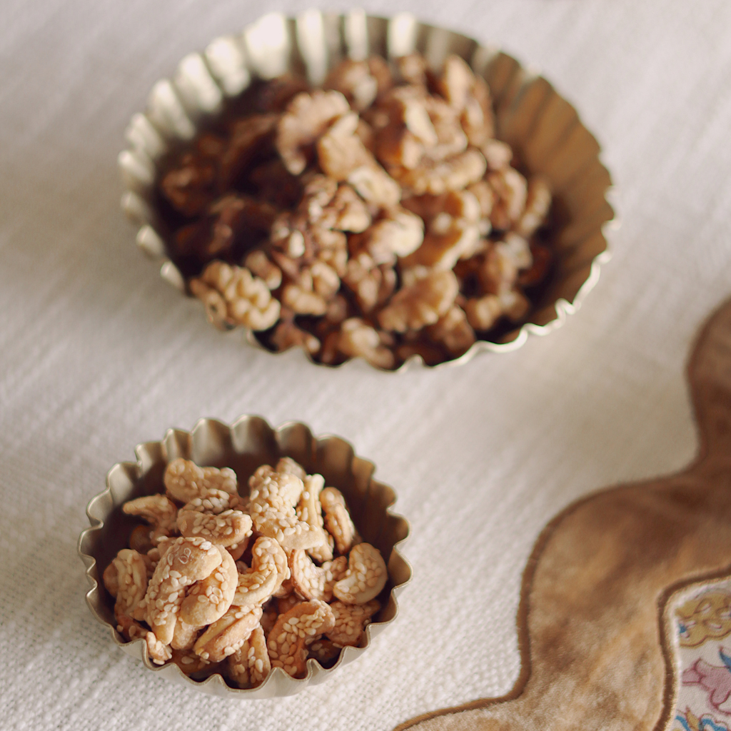 Iron Ruffle Bowls (Two Sizes Available)