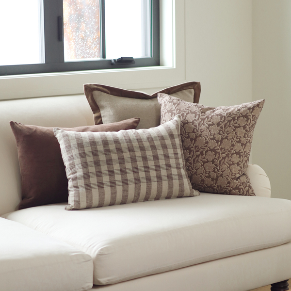 Velvet Edge Linen Pillow - Chocolate (20" x 20")