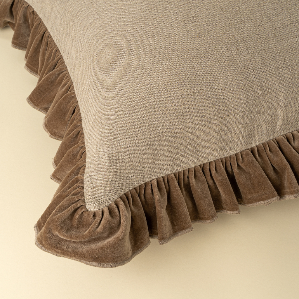 Velvet Ruffle Linen Pillow - Chocolate (24" x 24")