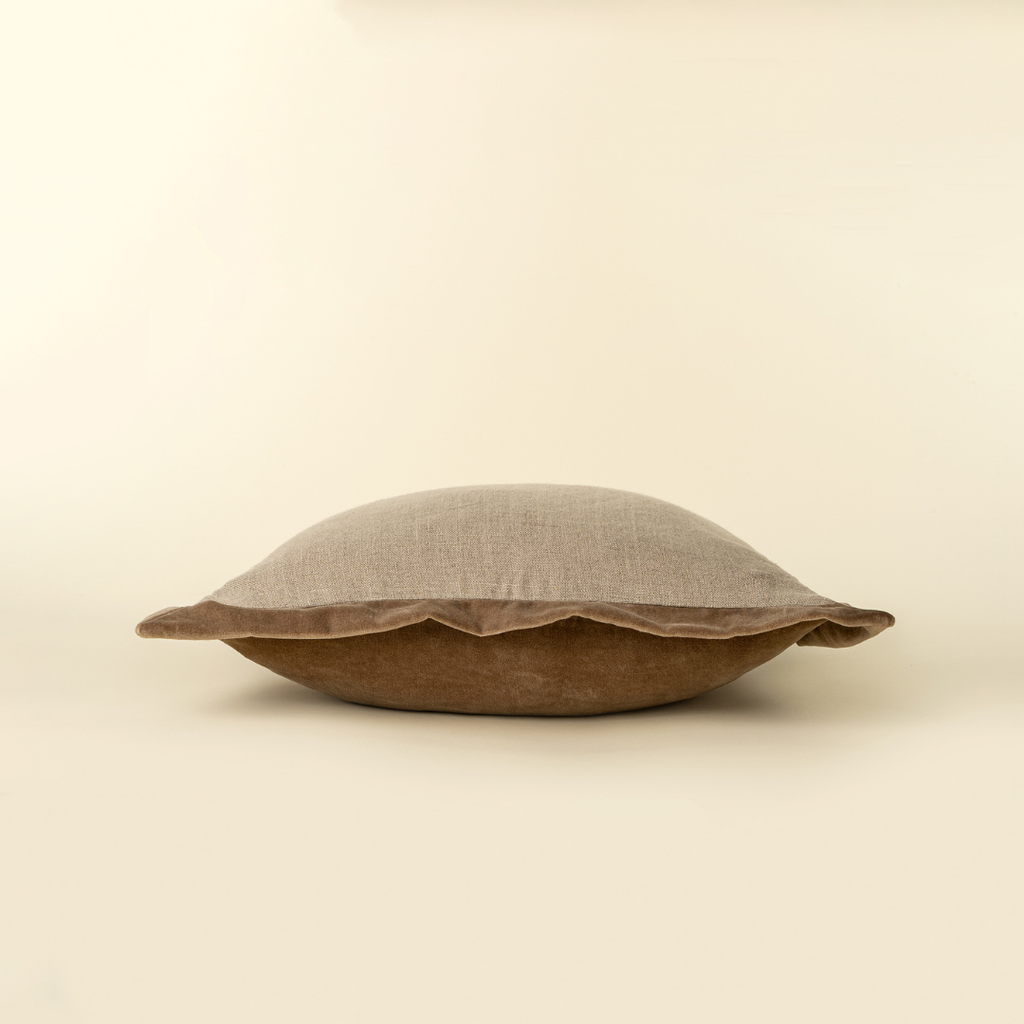 Velvet Edge Linen Pillow - Chocolate (20" x 20")