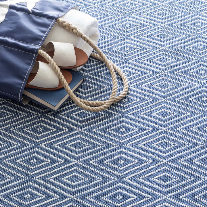 Dash & Albert - Diamond Denim/White Handwoven Indoor/Outdoor Rug