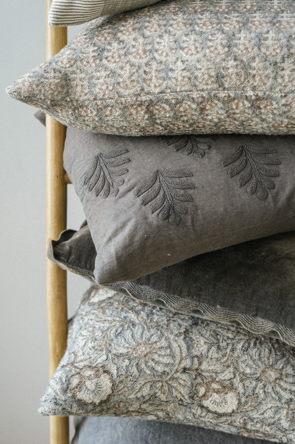Vera Velvet Scalloped Pillow - Charcoal (21" x 12")