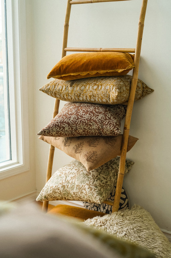 Vera Velvet Scalloped Pillow - Tobacco (21" x 12")
