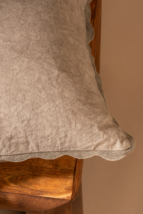 Vera Linen Scalloped Pillow - Mink (20" x 20")