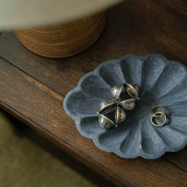 Marble Daisy Dishes (Two Sizes Available)