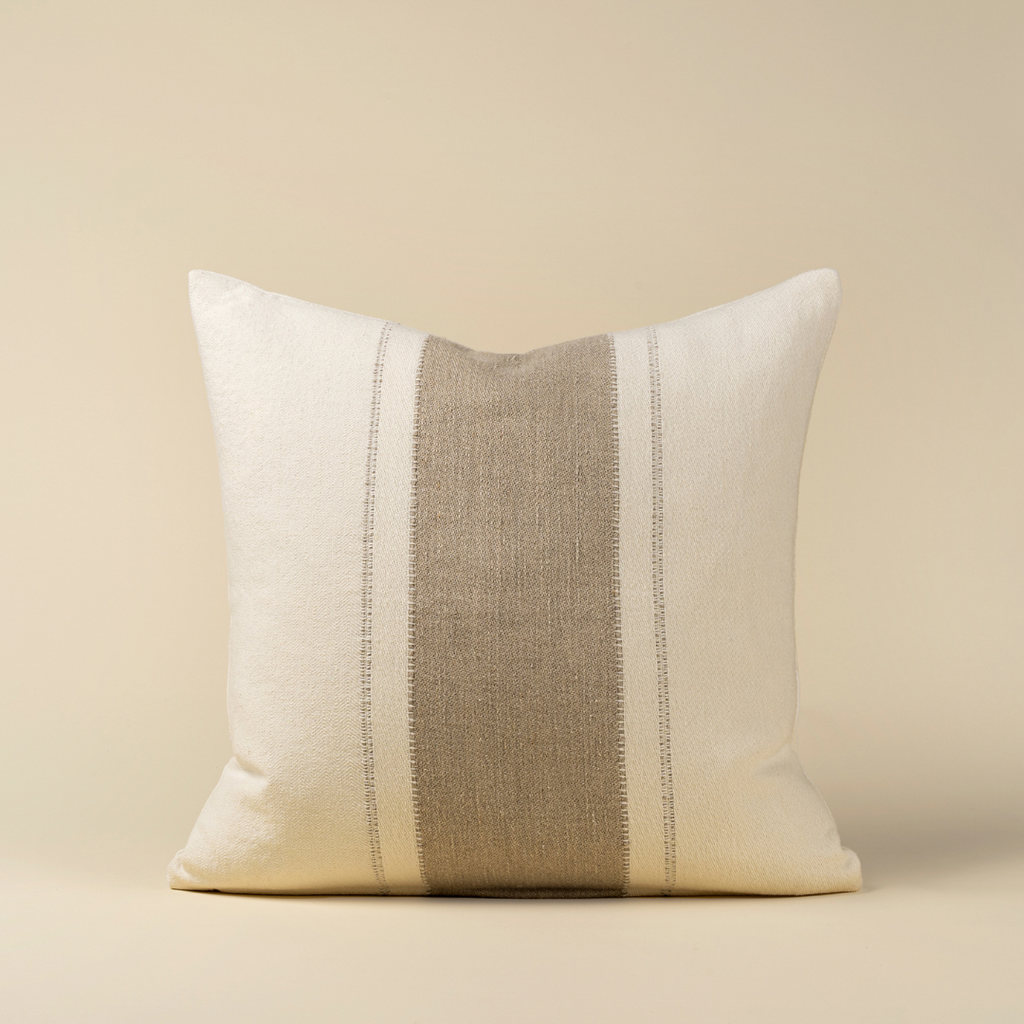 Edward Linen Pillow - 20" x 20"