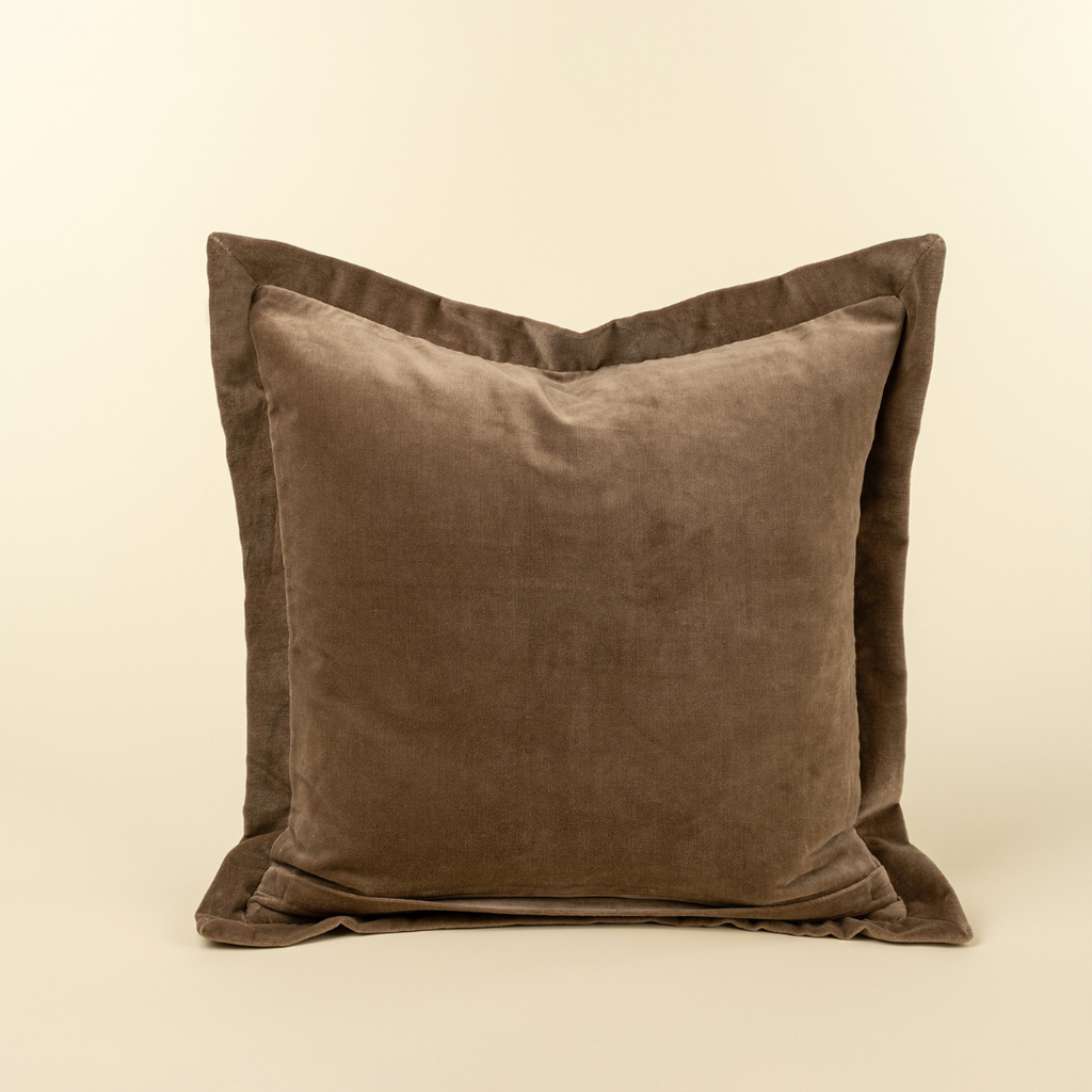Velvet Edge Linen Pillow - Chocolate (20" x 20")