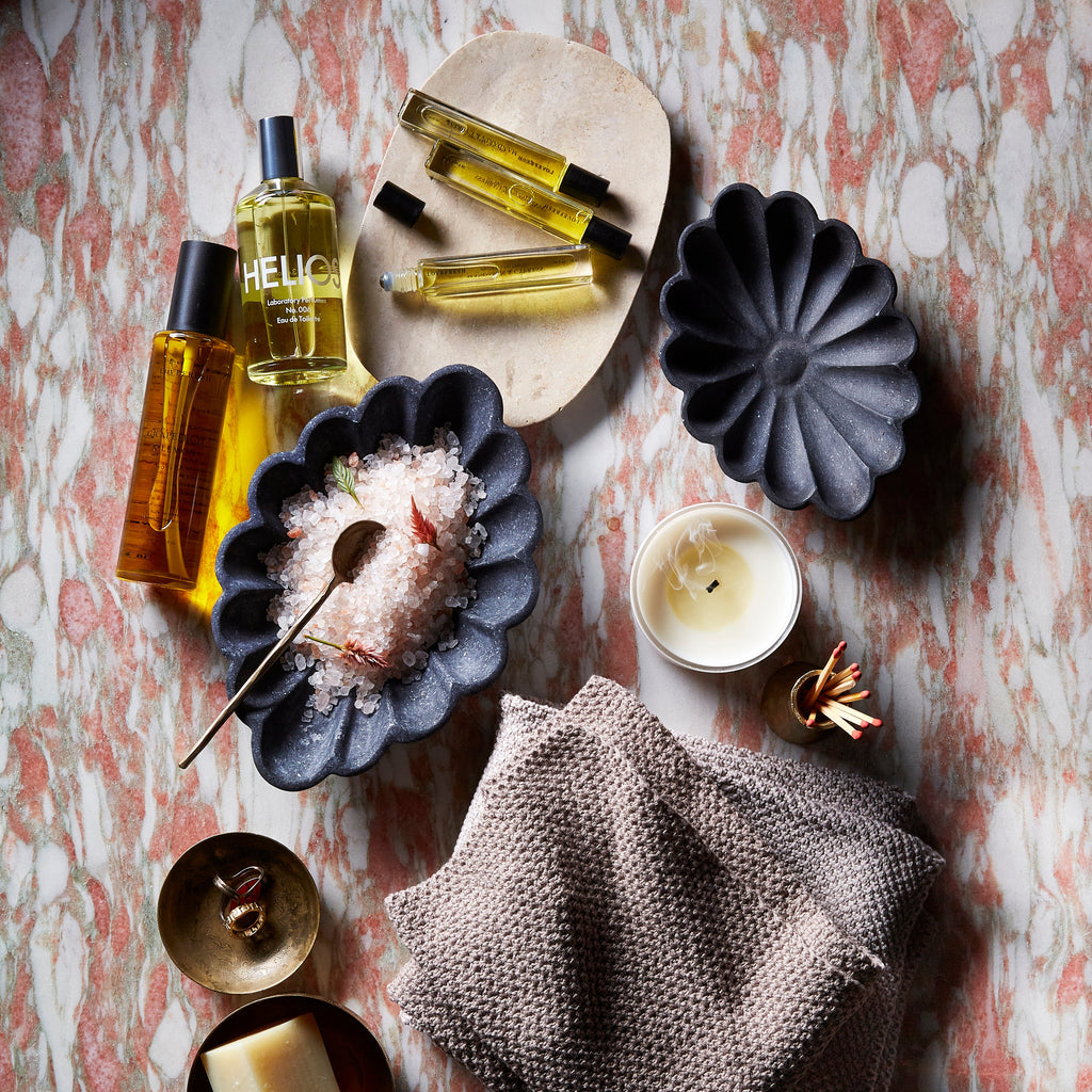 Marble Daisy Dishes (Two Sizes Available)