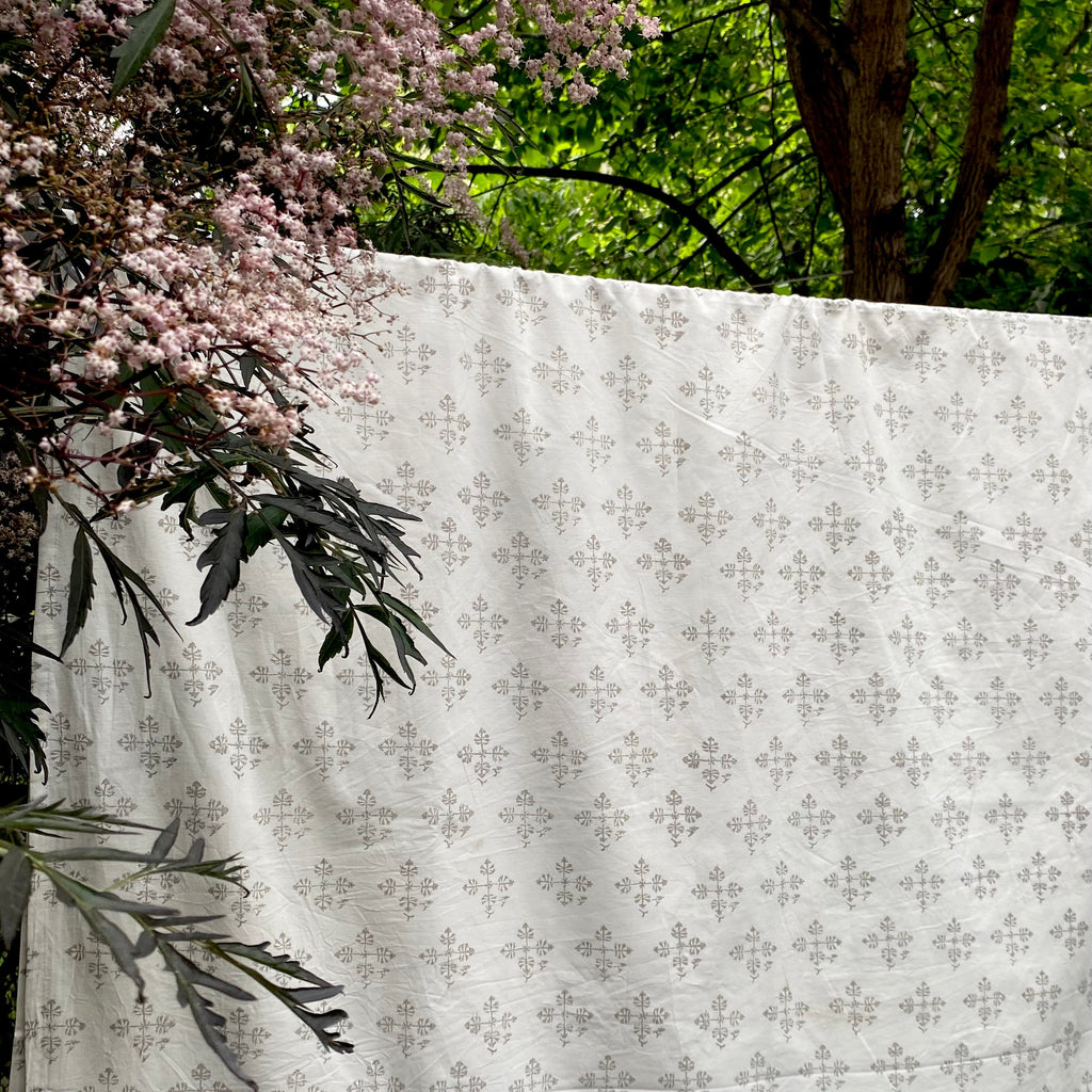 Sequim Flat Sheet - Smoke (Two Sizes Available)