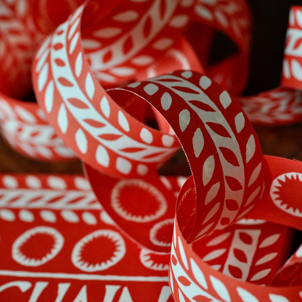 Paper Chain - Red / White