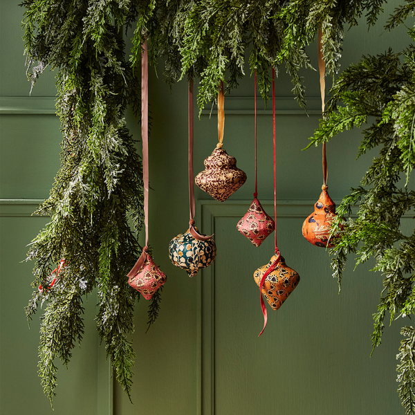 Cypress Pinecone Garland - 6'