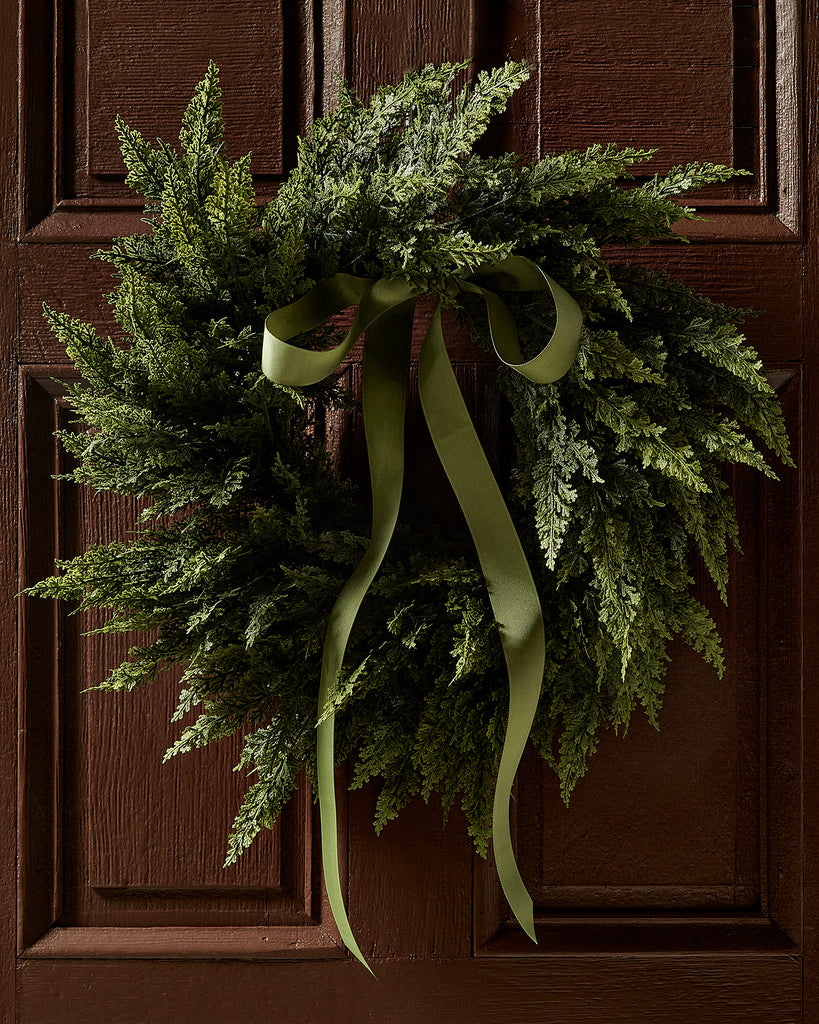 W&P Custom Wreath - 24" Cedar with Bow (Five Colours Available)