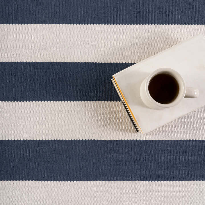 Dash & Albert - Banks Stripe Navy Handwoven Indoor/Outdoor Rug