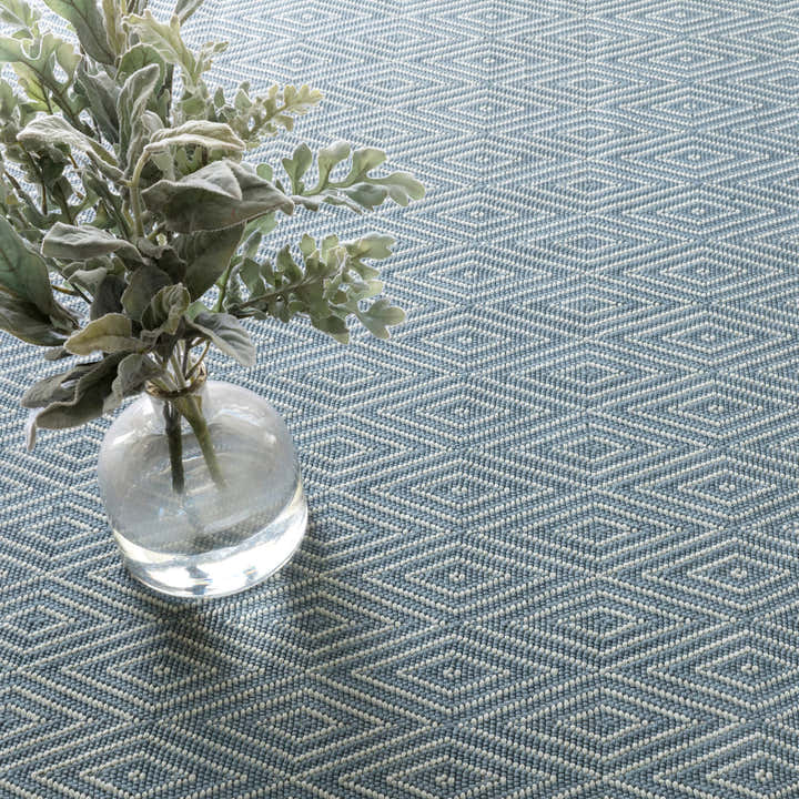 Dash & Albert - Diamond Slate/Light Blue Handwoven Indoor/Outdoor Rug