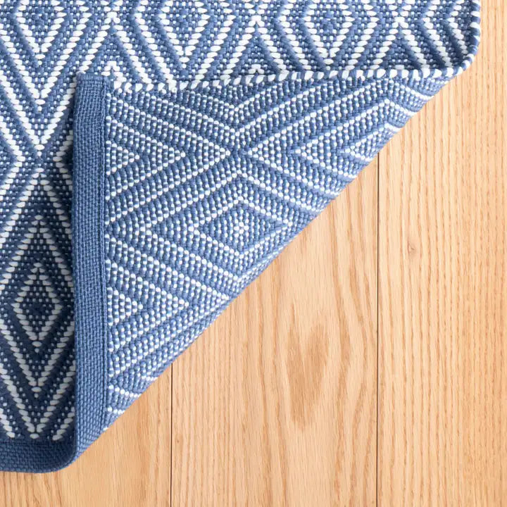 Dash & Albert - Diamond Denim/White Handwoven Indoor/Outdoor Rug